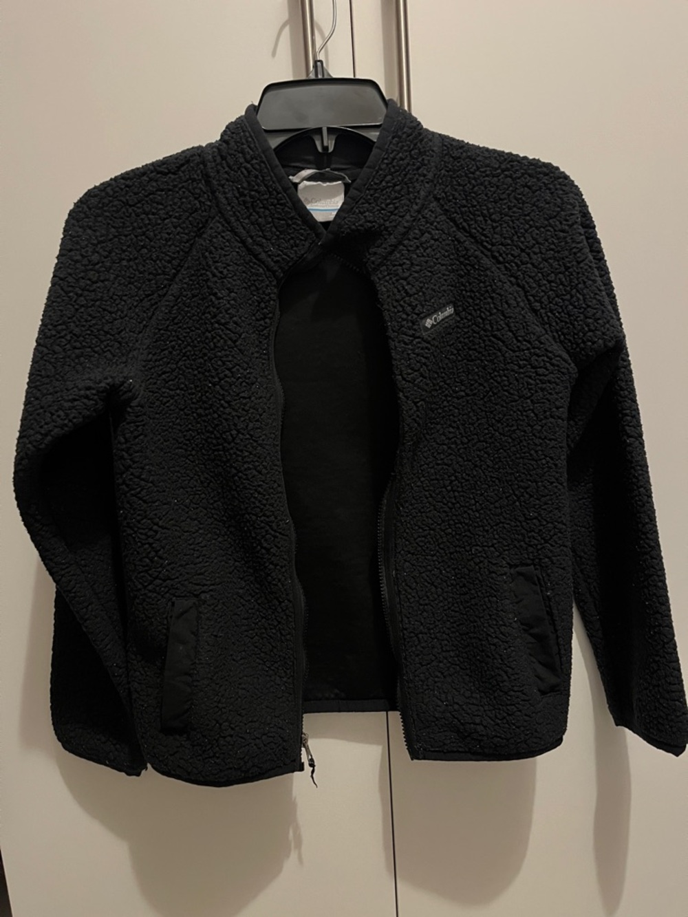 Boy/ girl Columbia black zipper sweater size medium 10/12